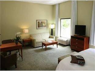 Inn Quality Airport - Southeast 2*