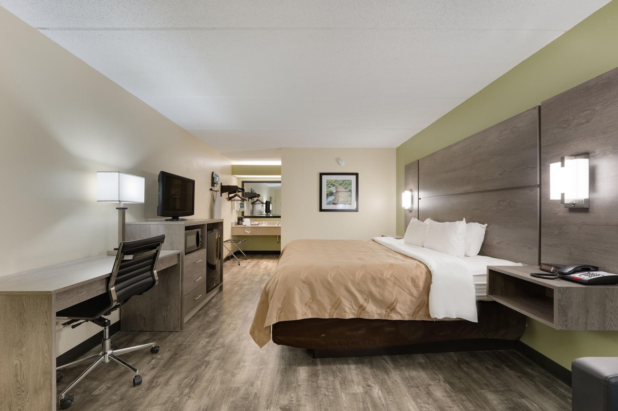 Quality Airport - Southeast Irondale
