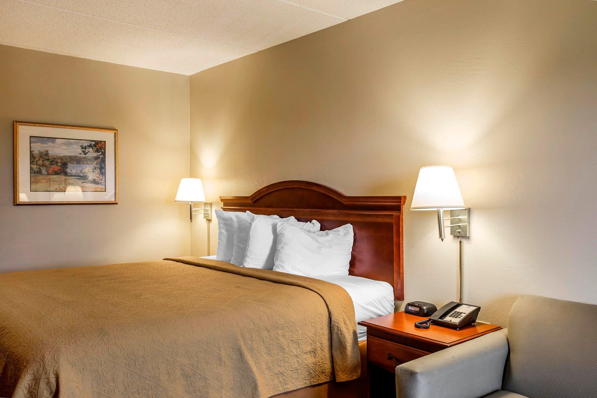 Inn Quality Airport - Southeast Irondale