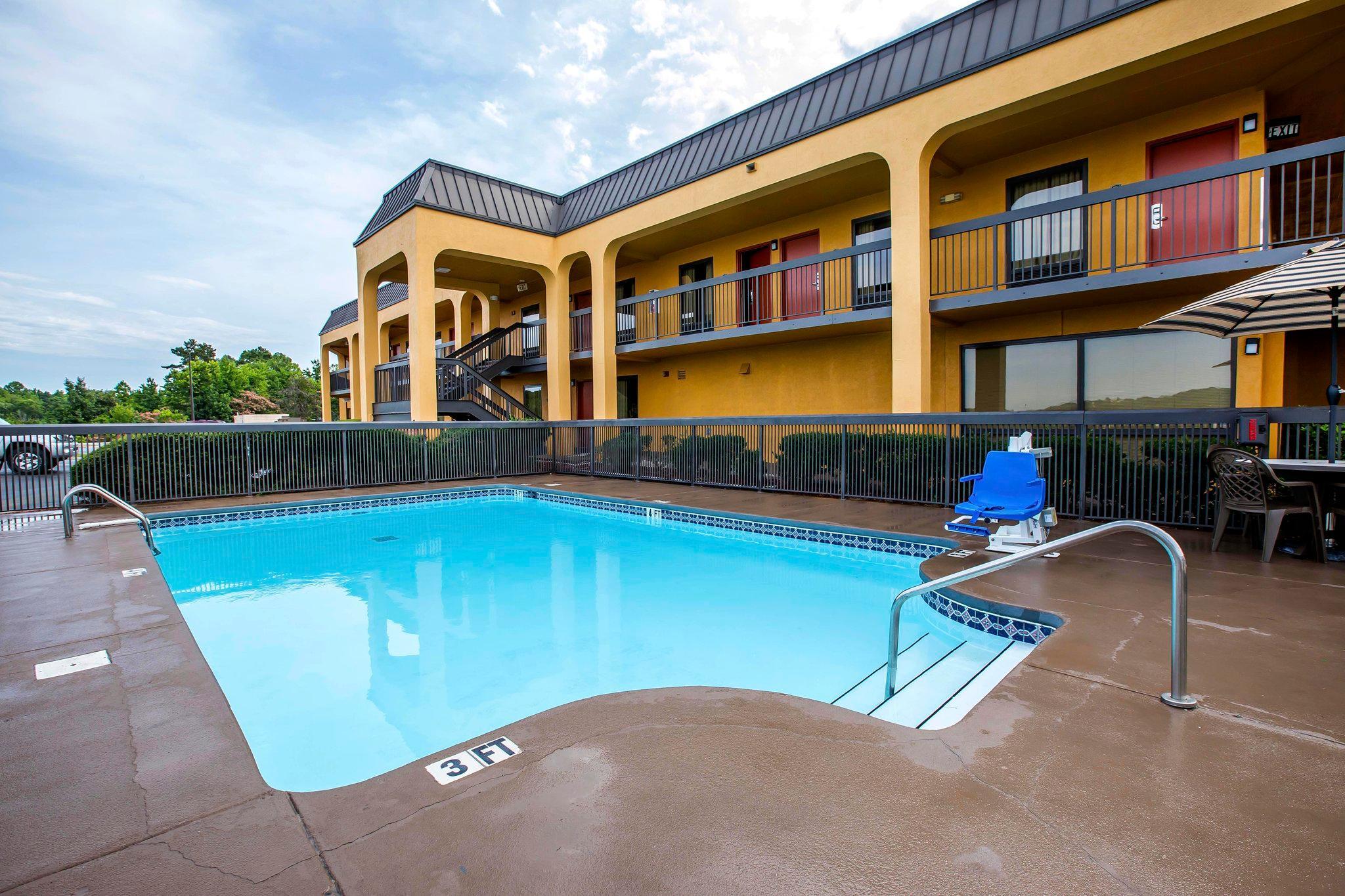 Inn Quality Airport - Southeast Irondale