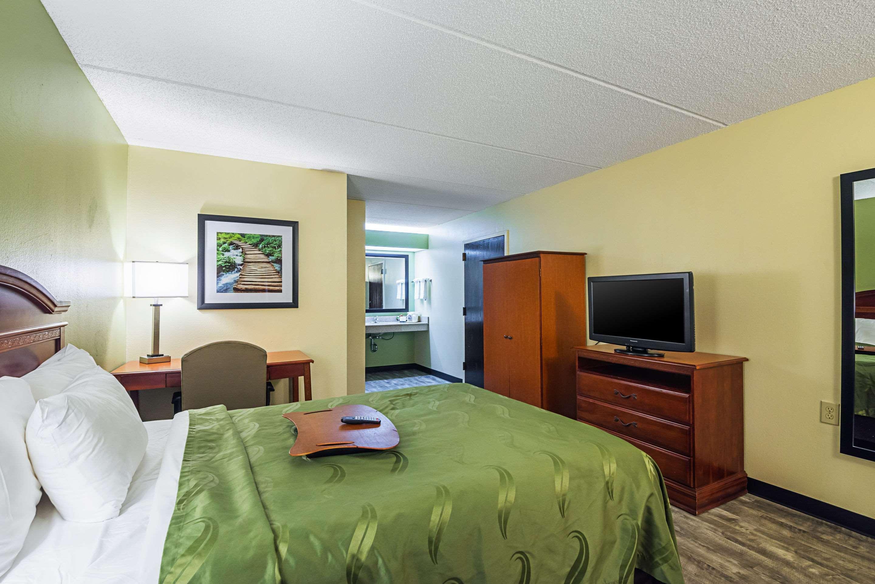 Inn Quality Airport - Southeast Irondale