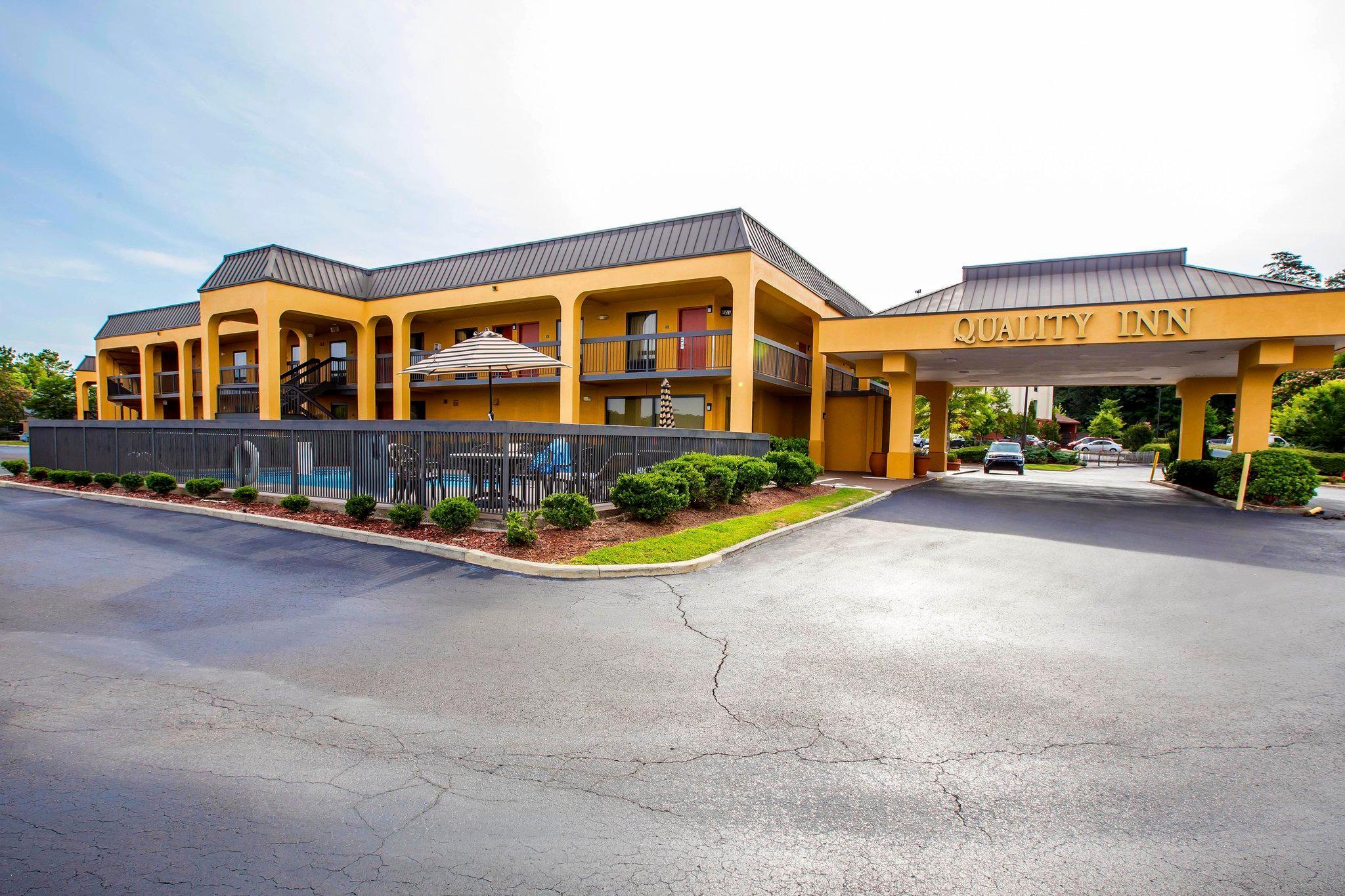 Quality Airport - Southeast Irondale