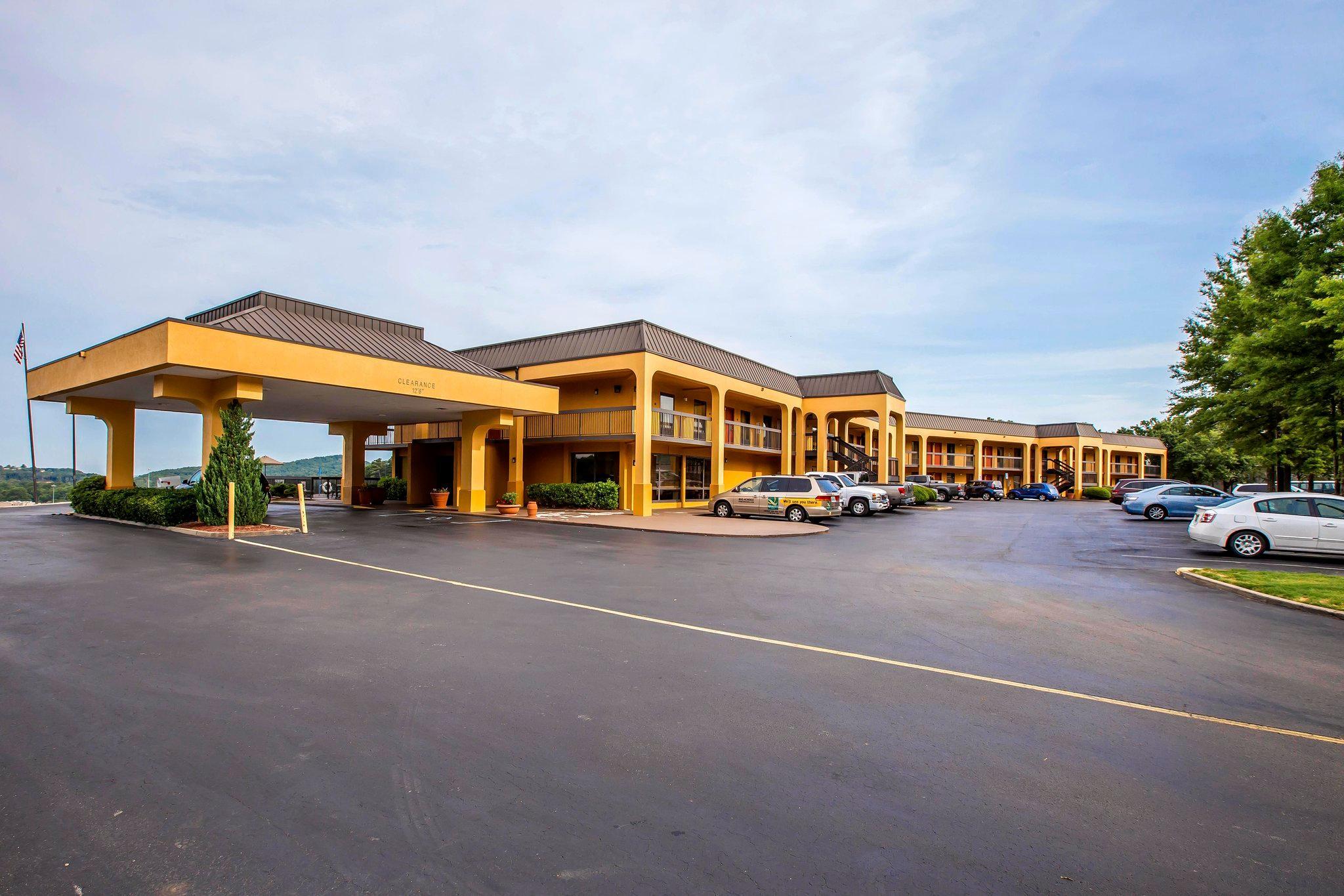 Inn Quality Airport - Southeast 2*